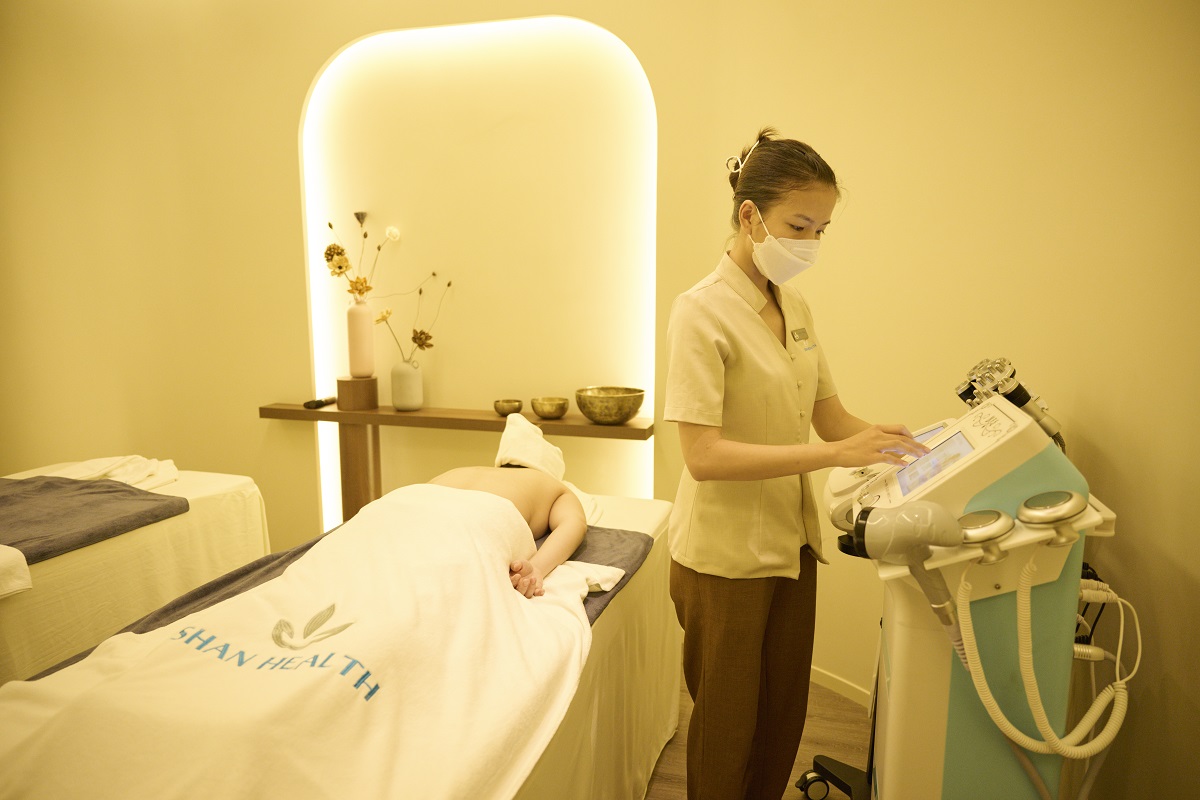 Spa massage trị liệu vùng lưng hiệu quả, an toàn - Shan Health