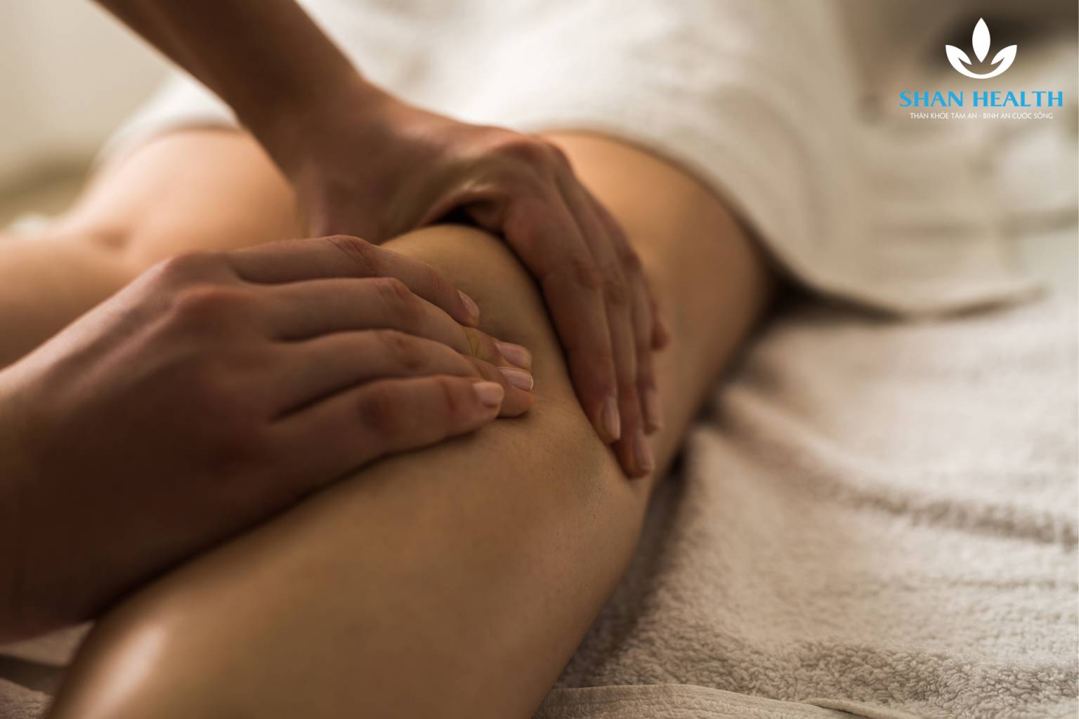 Massage vùng chân giảm căng cơ bắp chân hiệu quả