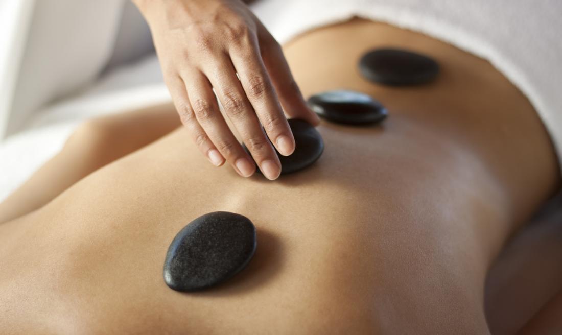 Ai nên và không nên trải nghiệm massage bằng đá nóng?
